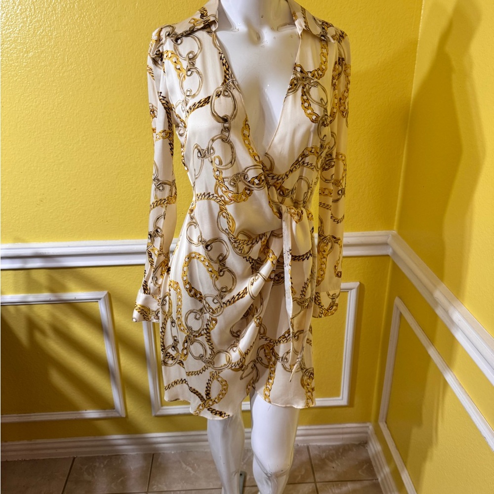 L'AGENCE White and Gold Chain Pattern Blouse - Picture 3 of 16